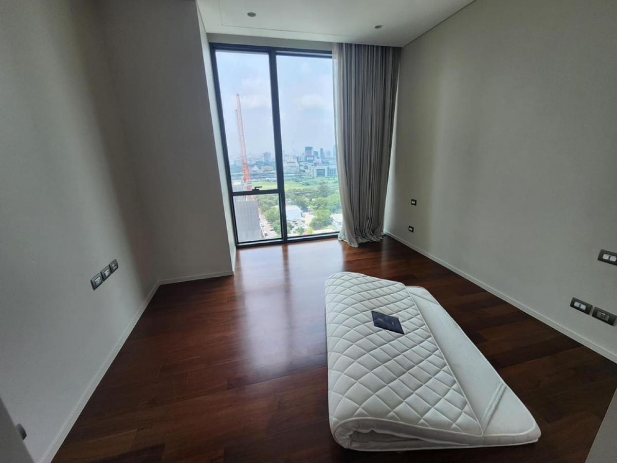 📢👇 Rare item big size unit for 2 beds at The Residences at Sindhorn Kempinski , The most luxury brand new project and  unit in prime area in Sindhorn village next to Velaa community mall in Langsuan, peaceful and quiet, conceige service as 5 stars hotel,