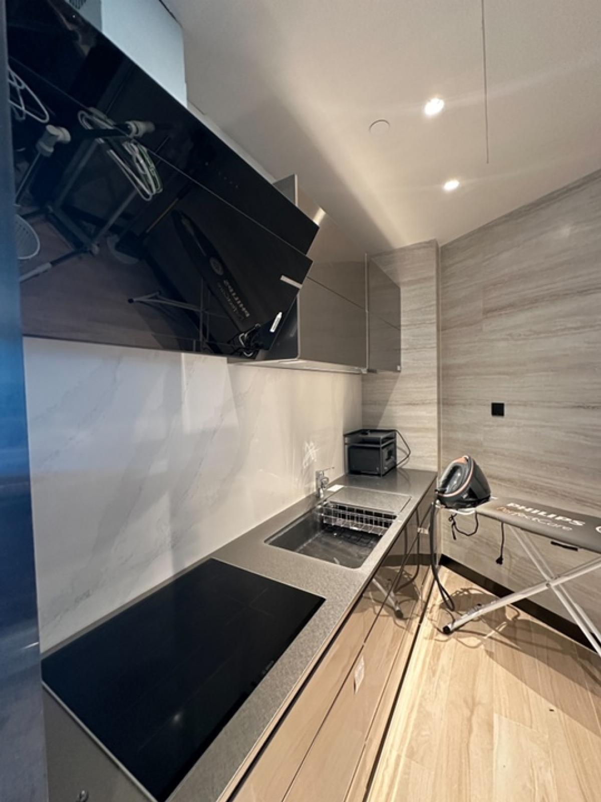 📢👇For rent  Luxury condo by the river, 3 beds , long big balcony with river view, near Icon Siam.