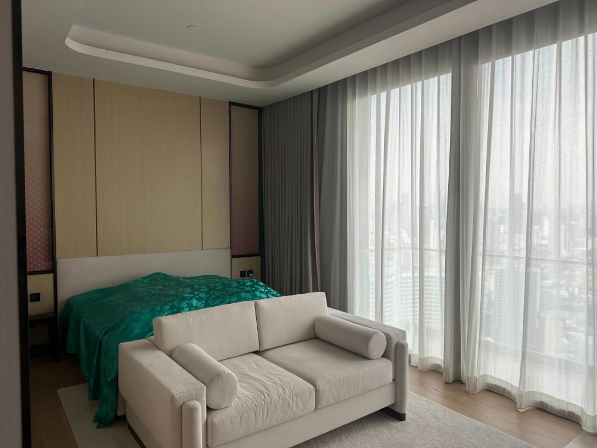 📢👇For rent  Luxury condo by the river, 3 beds , long big balcony with river view, near Icon Siam.