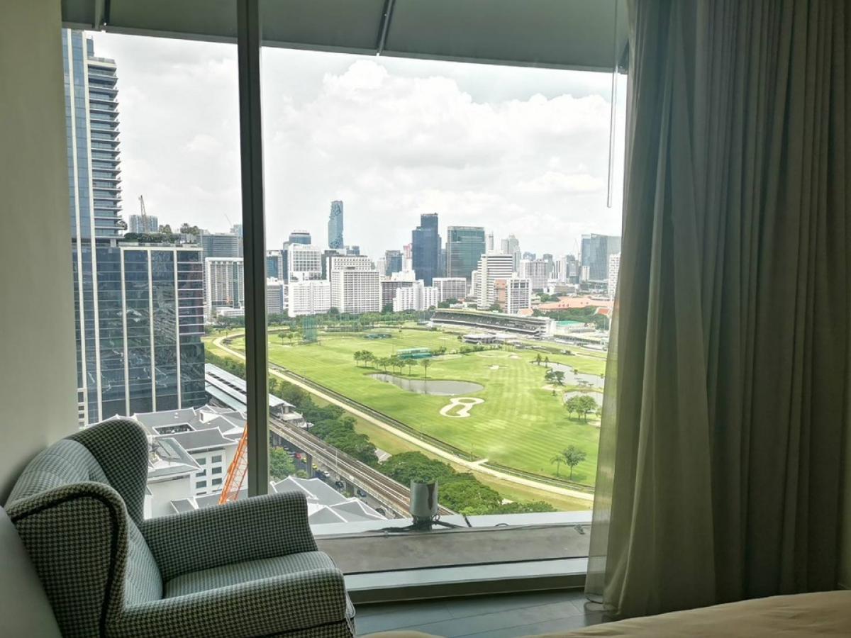 📢👇A room with a huge green view of RBSC ( Royal Bangkok Sport Club), near Central World, fashion center of Bangkok Siam Square , Chulalongkorn Hospital , fully furnished, ready to move in
