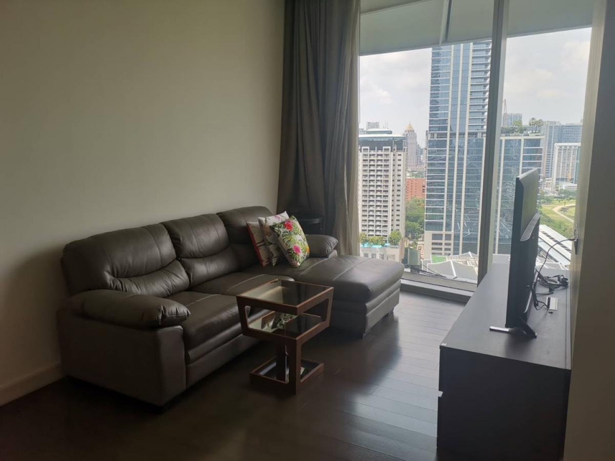 📢👇A room with a huge green view of RBSC ( Royal Bangkok Sport Club), near Central World, fashion center of Bangkok Siam Square , Chulalongkorn Hospital , fully furnished, ready to move in