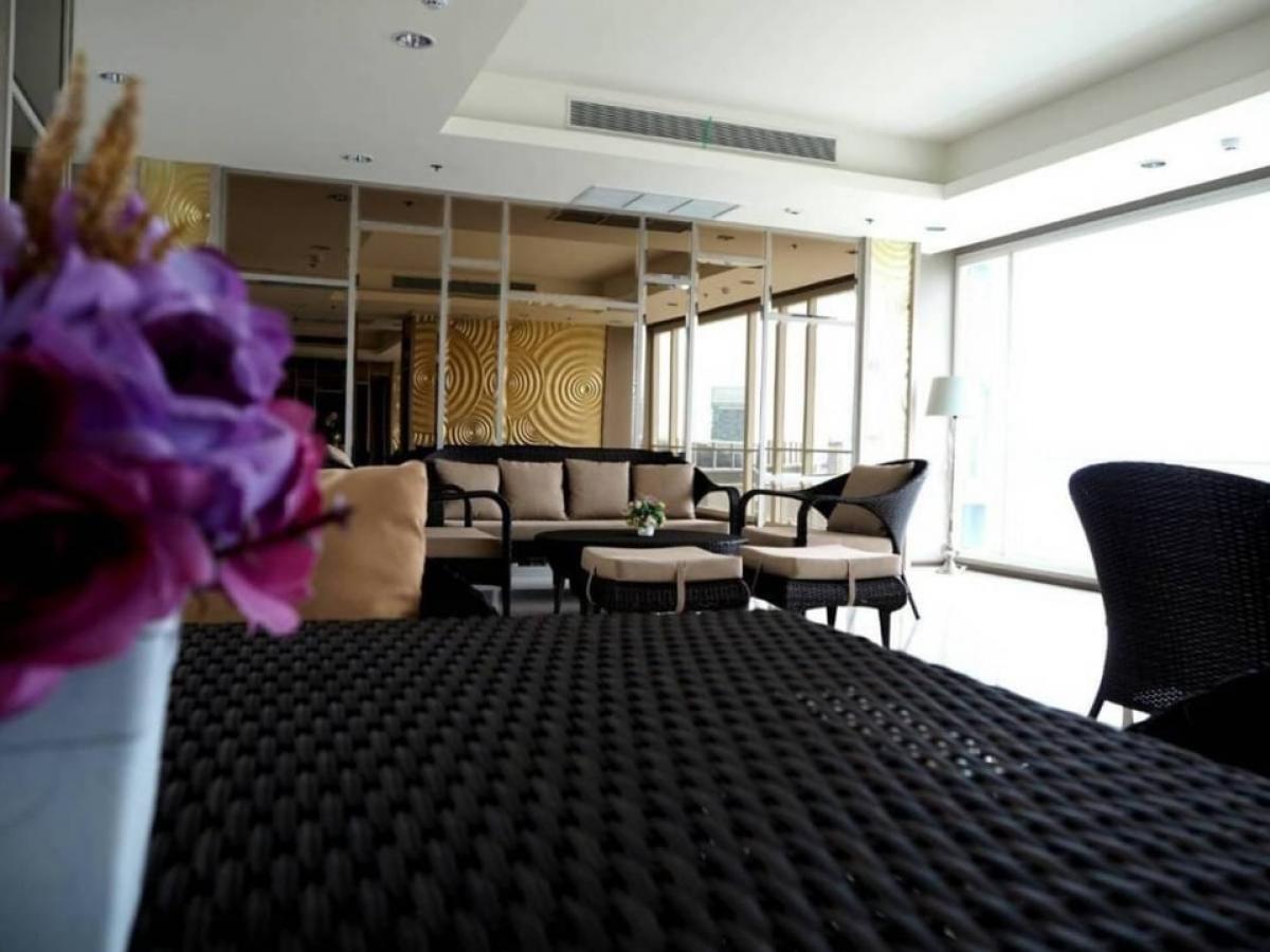 Menam residences, river view , big balcony, near Asiatique , Shrewsbury international school.