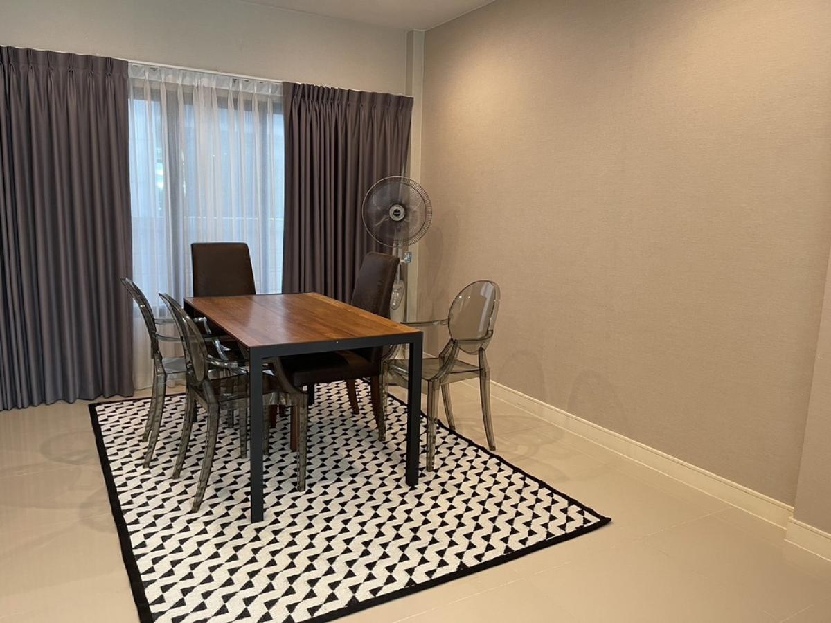 📢👇For rent at  Setthasiri Krungthep Kreetha, pet not allowed, house with small green garden, near Brighton and Wellington International School