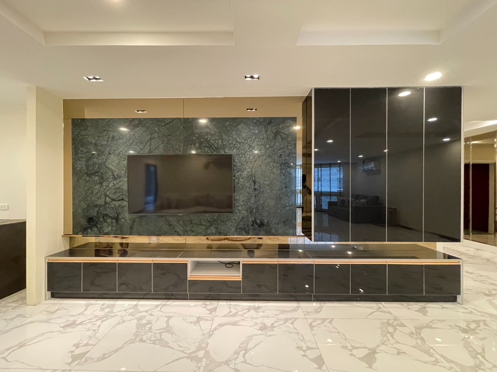 Condo for rent at The president park sukhumvit 24 with 3 Bed and ready to move!! Location near BTS Phrom Phong