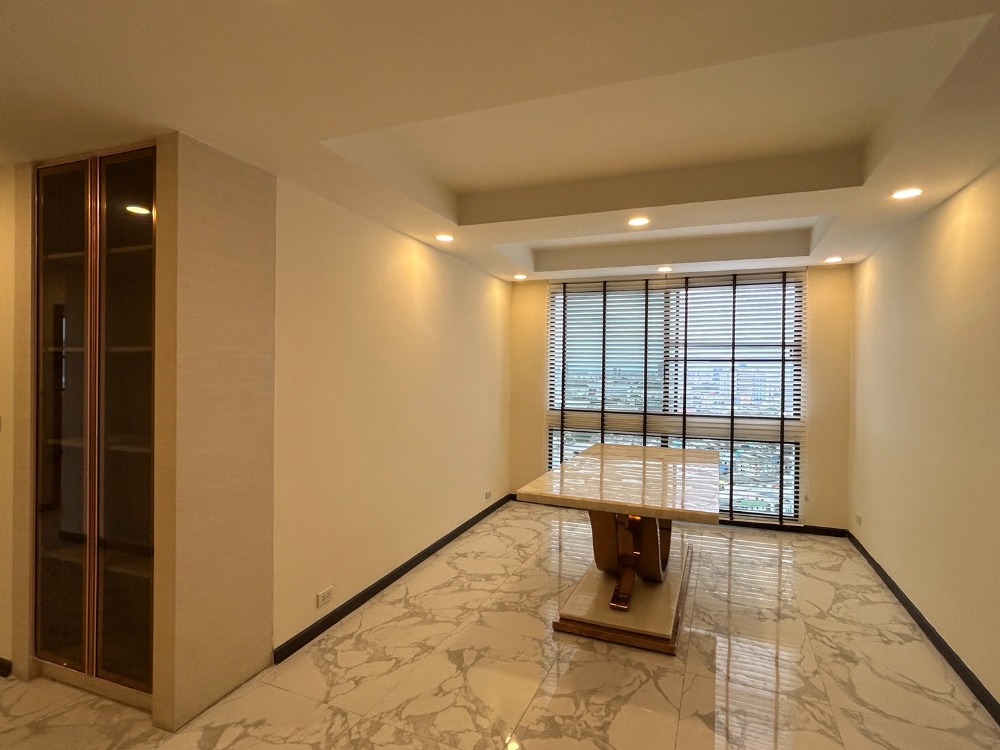 Condo for rent at The president park sukhumvit 24 with 3 Bed and ready to move!! Location near BTS Phrom Phong