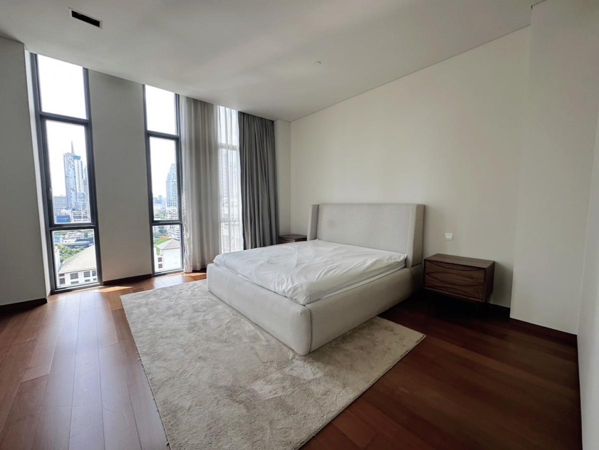 📢👇 Rare item  Luxury condo 3 beds Duplex, private lift, spacious living room , unblocked view, located in Sathorn, next to Sukhothai Hotel. There are three exits: one to Soi Suan Phlu , Soi Nanta(Sathon 1),  Sukhothai hotel ( south Sathon ), conceige serv