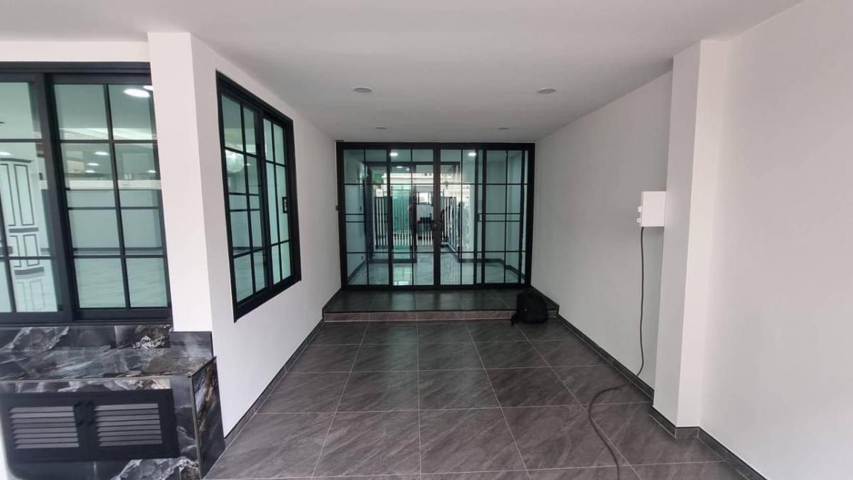 📢👇For rent petfriendly twin townhouse near Emporium, EmQuartier, Benjasiri park.