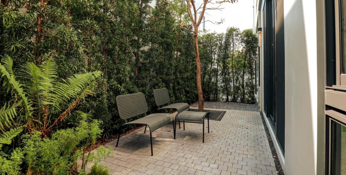 📢👇3 Storey house with lift in good compound and good security, nice decoration, walkable to Wellington International school, near Suvarnabhumi airport