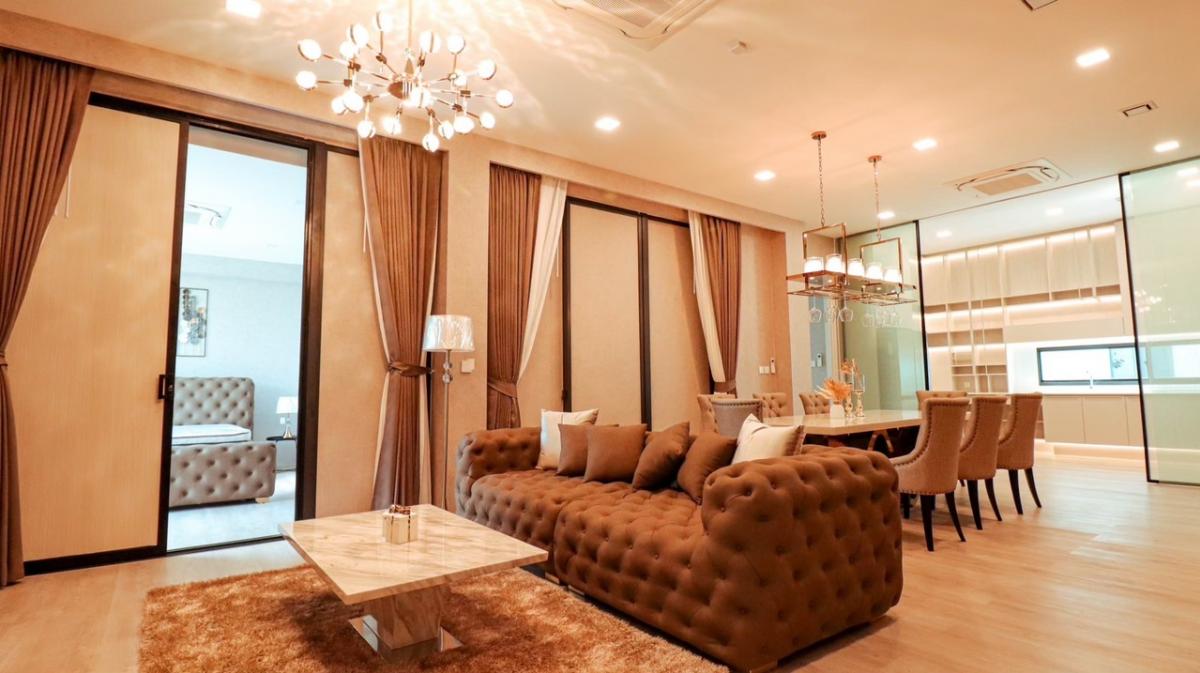 📢👇3 Storey house with lift in good compound and good security, nice decoration, walkable to Wellington International school, near Suvarnabhumi airport