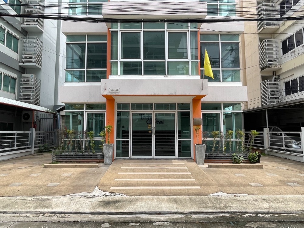 📢👇Office building for sale / rent , 5 storey with lift, near expressway and BTS, convenient in traveling many routes to center city