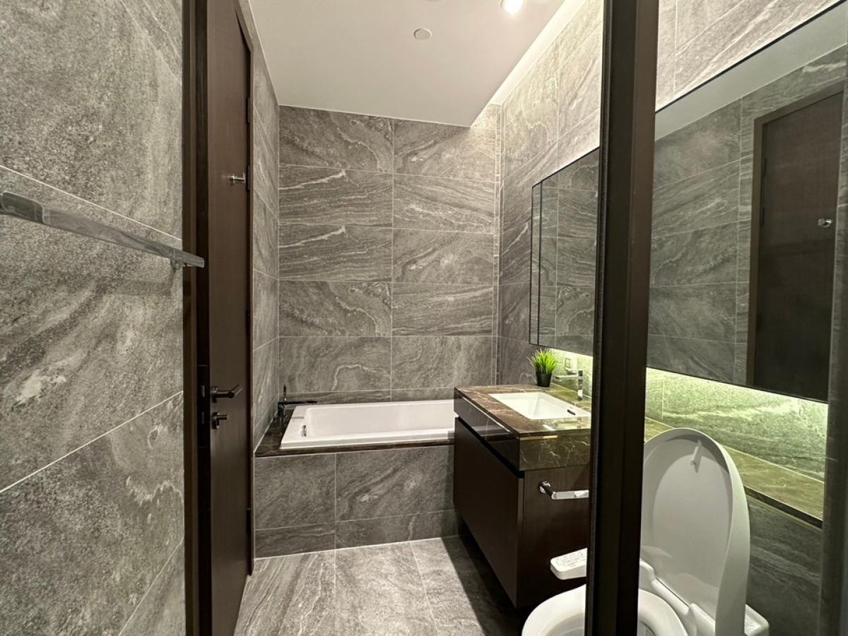📢👇Good price, good location just infront of BTS on the main road of Sukhumvit , perfect facilities, fabulous Onzen.nice decoration, unblocked view