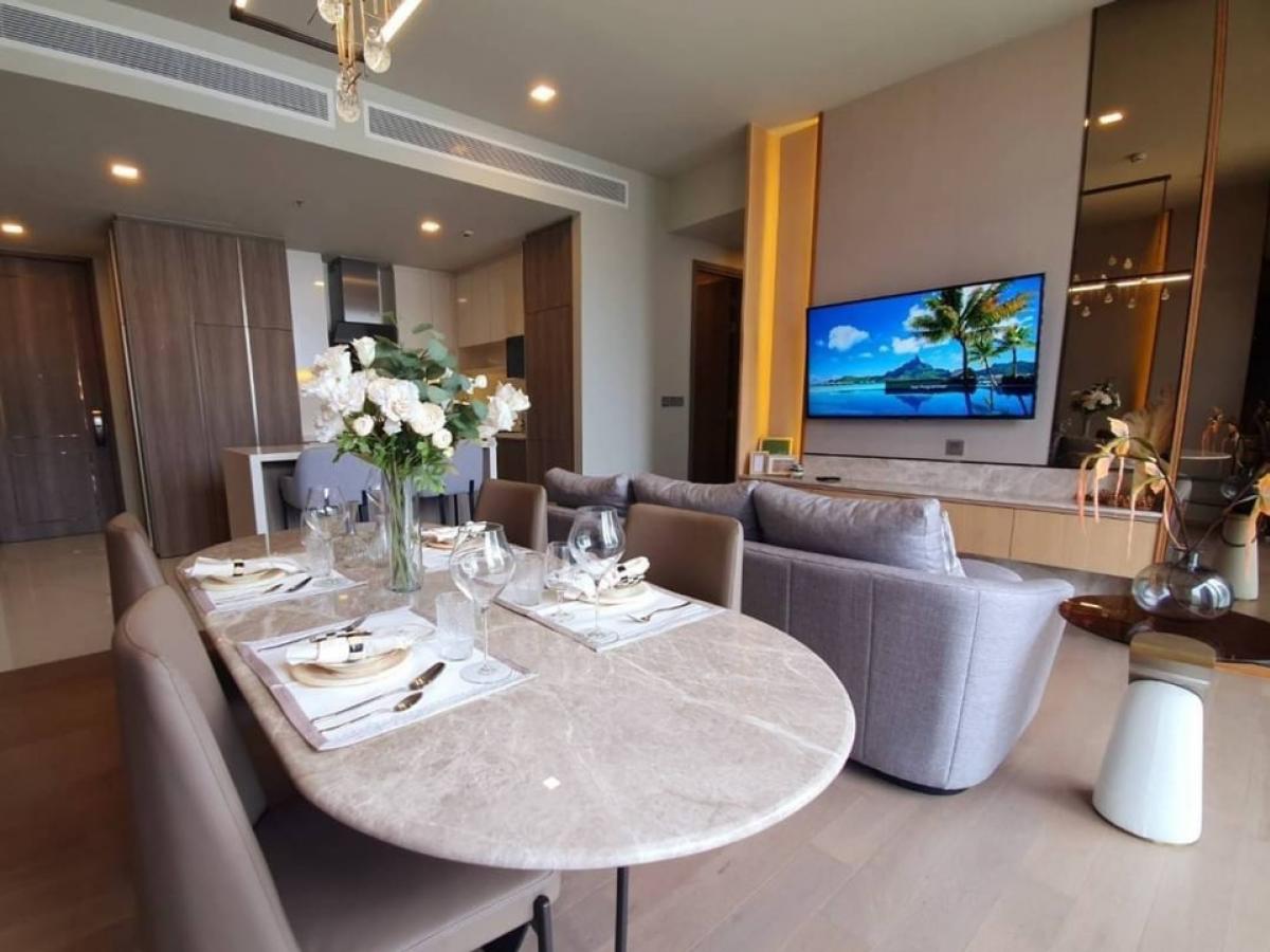 📢👇 Available 3 Sep 24
Corner unit facing lake of Benjakitti park, fully furnished