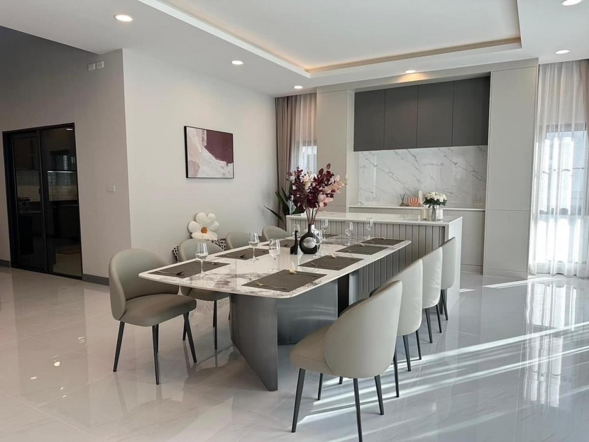 📢👇 Brand new corner house in new compound,  fully furnished, near Mega Bangna❌Pet not allowed ❌Non smoking tenant❌ No company registration accepted