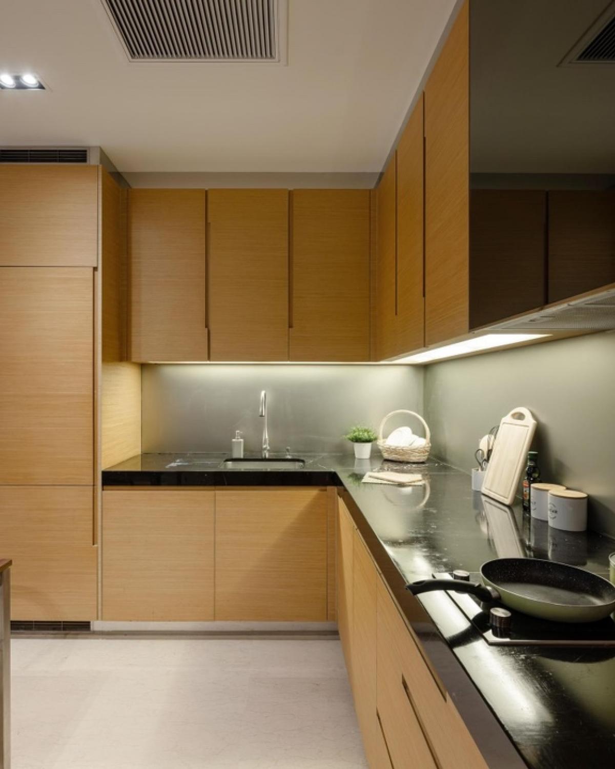 📢👇Newly renovated unit at Saladaeng Residence, big size of 1 bed , near new project One Bangkok, Lumpini park.