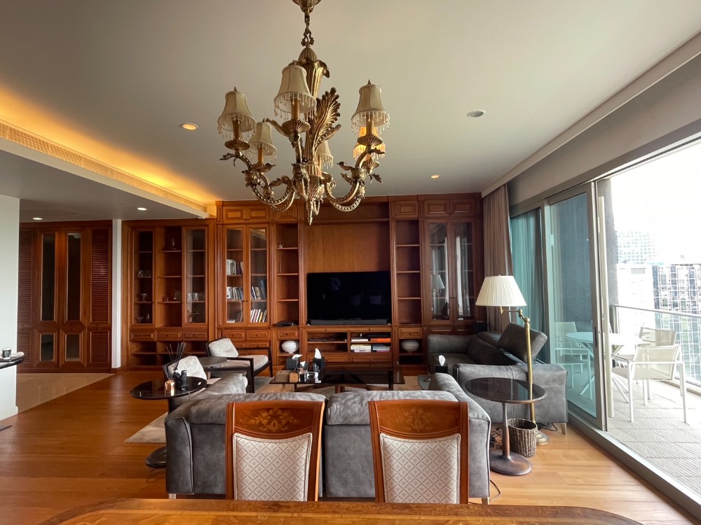 For rent!!  185 Rajadamri 3 bedrooms on high floor woth big living room and 2 kitchens plus maid room.  Large balcony with panorama view to sport club