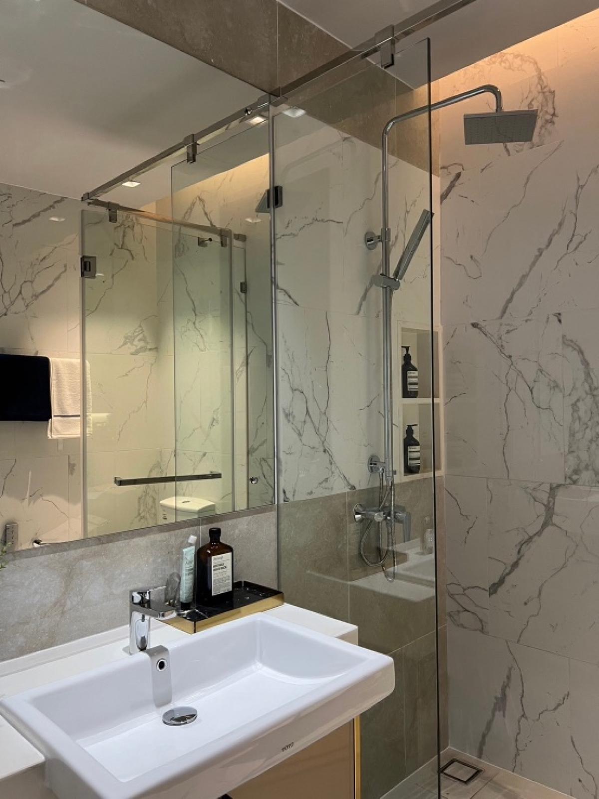 📢👇Affordable and worth price for living or investing at Cloud Residence Sukhumvit 23. Brand new project and unit near Terminal 21, Em District.*Pictures as reference*