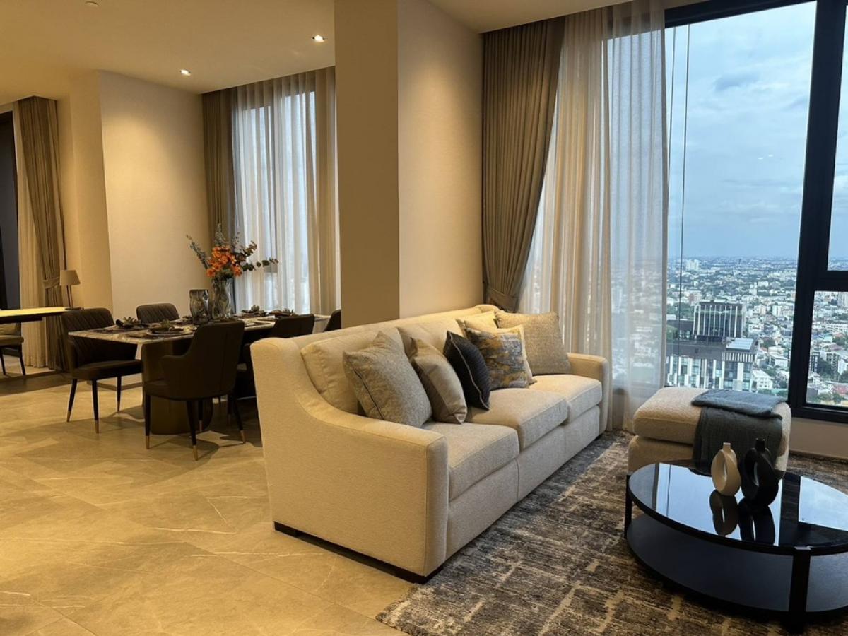 📢👇Luxury condo at Hyde Heritage Thonglor, only few steps to BTS, surrounded by many popular restaurants and coffee shops.