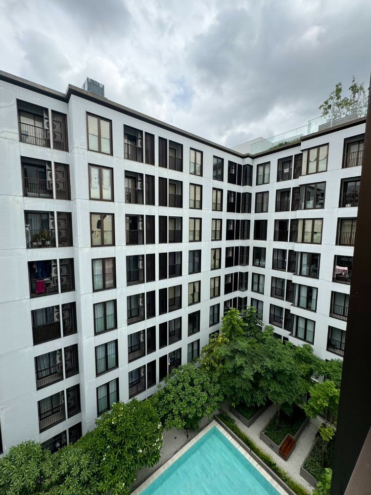 📢👇Brand new unit and low rise project for sale , affordable price and worth for living or investing at  minimal luxury place Chapter Thonglor 25 , surrounded by many popular restaurants, community mall, supermarkets.