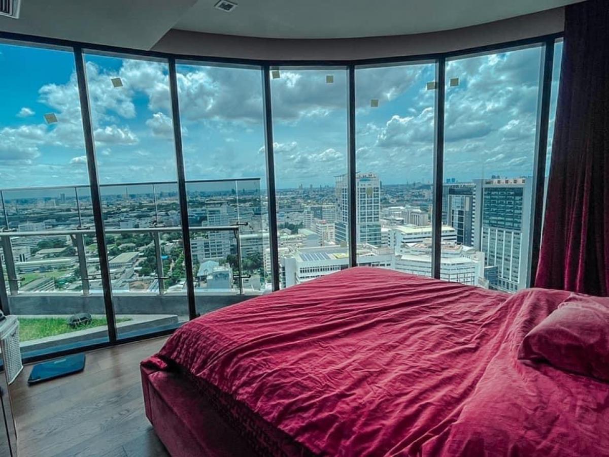 📢👇 Ideo Q Victory is one of the good location easily traveling  many routes, near many shopping malls, restaurants , huge unblocked city view, fully furnished.