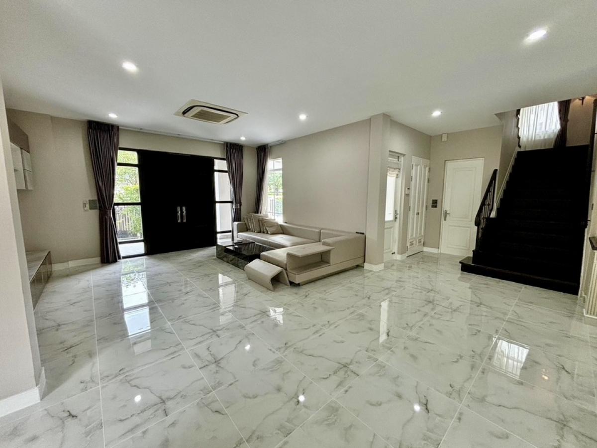 📢👇For rent / sale Nantawan Bangna KM 7, house in good position as infront of the garden. Near Ikea, Mega Bangna