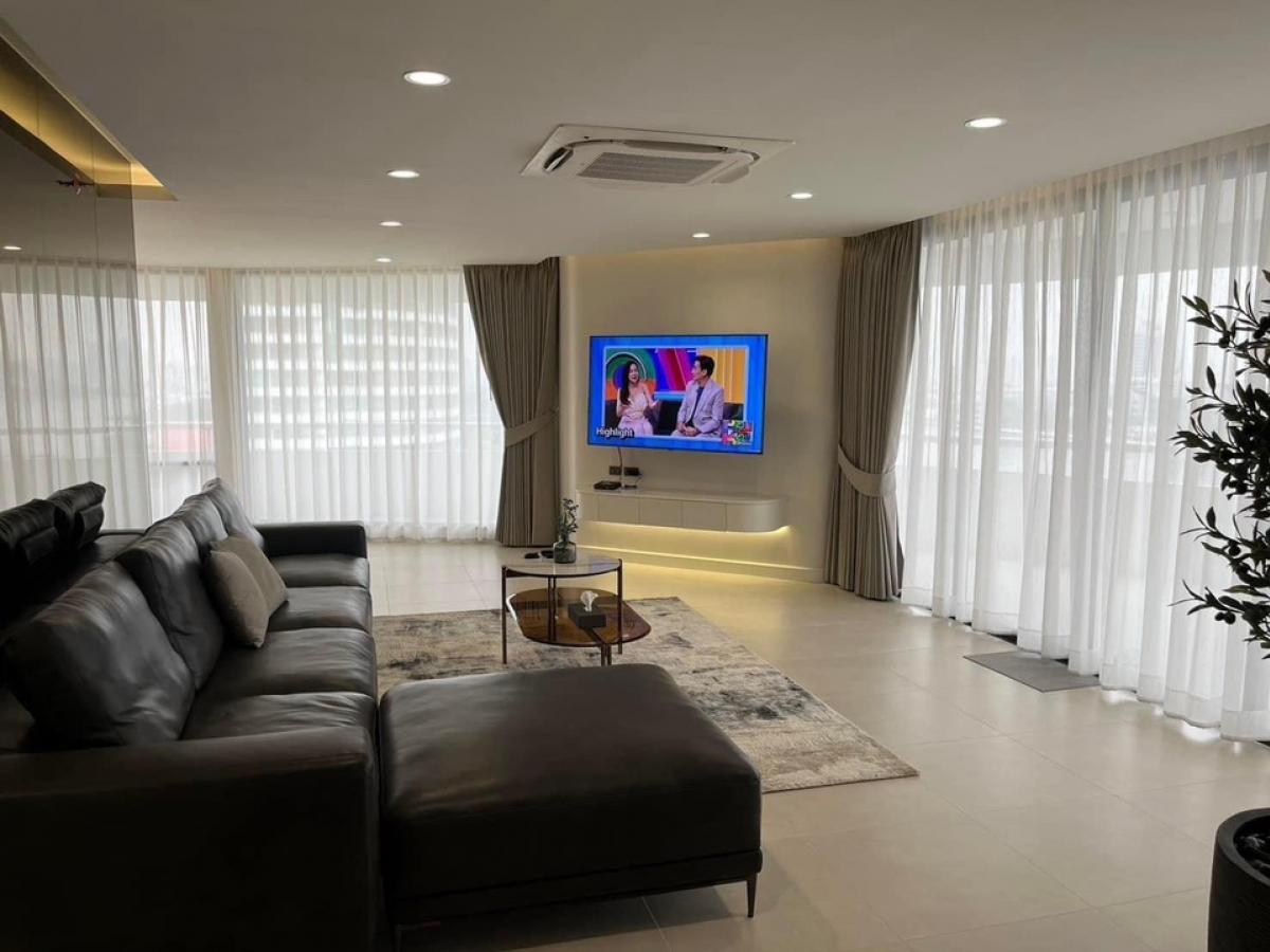 📢👇Living by the river at  Bangkok River Marina, unblocked view, long balcony