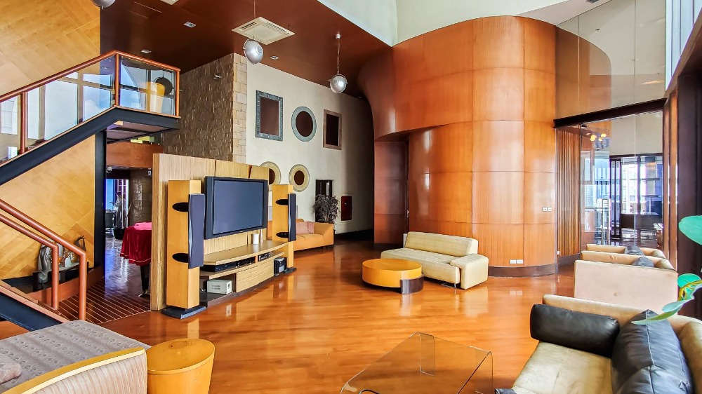 ✨🔔ขาย Duplex Penthouse สุดพิเศษพร้อมสระว่ายน้ำส่วนตัวใหญ่ที่ Sathorn Park Place