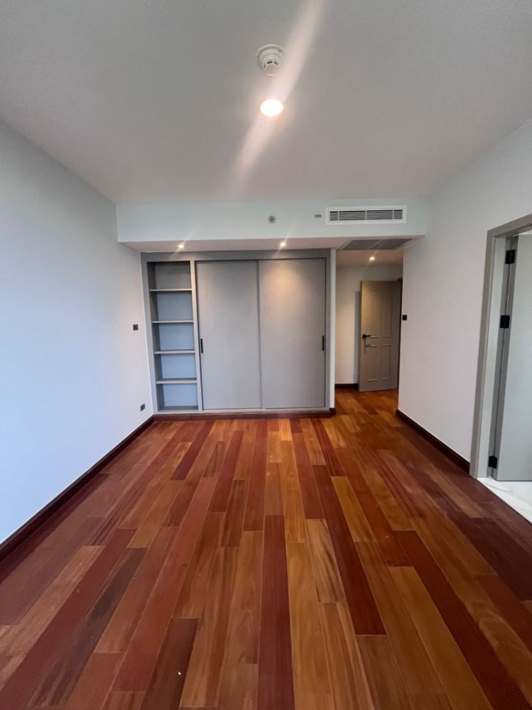🏠Renovated unit at All Seasons Mansion 3 bedroom Huge size near BTS Ploenchit