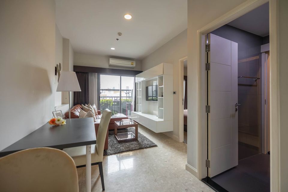 Special price !The crest Sukhumvit 34 1 bedroom Fully furnished close to bts thonglor