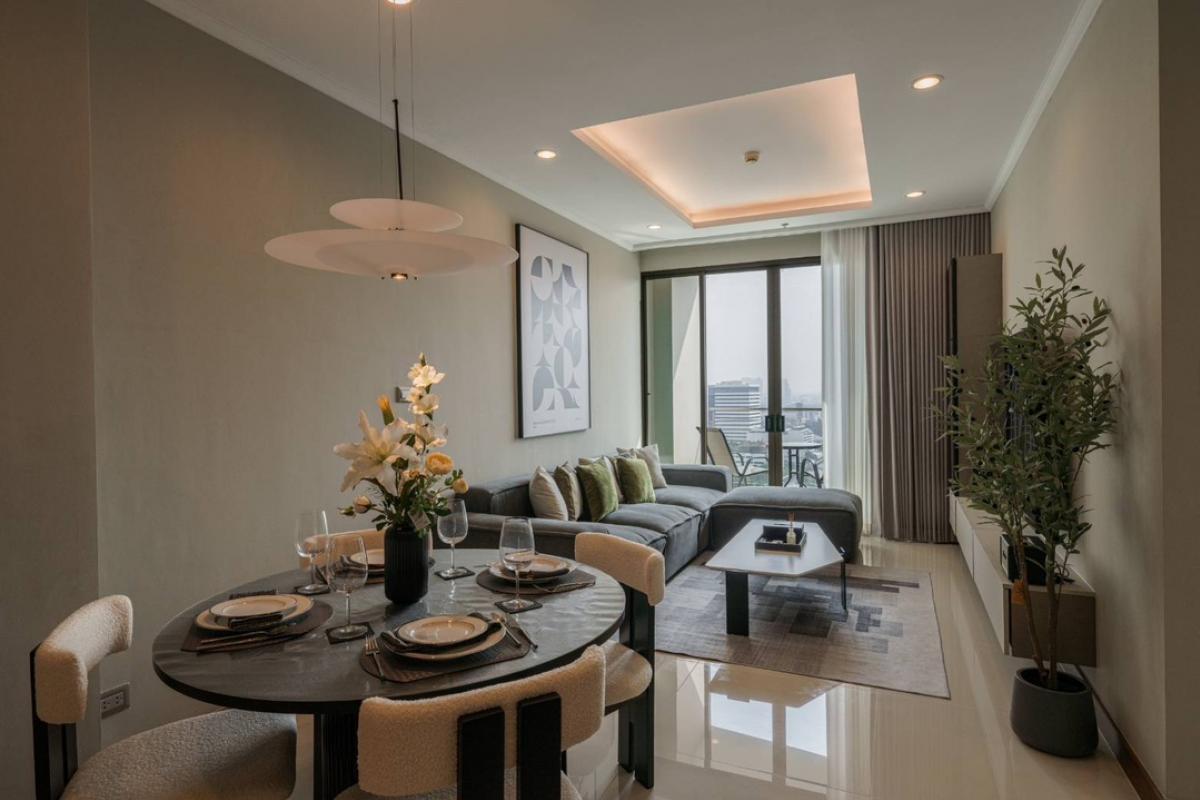 📢👇Living in the center of Bangkok, close to Em district: Emporium, EmQuartier, Emsphere, IKEA. 2 bedrooms corner unit near BTS Phromphong, unblocked view