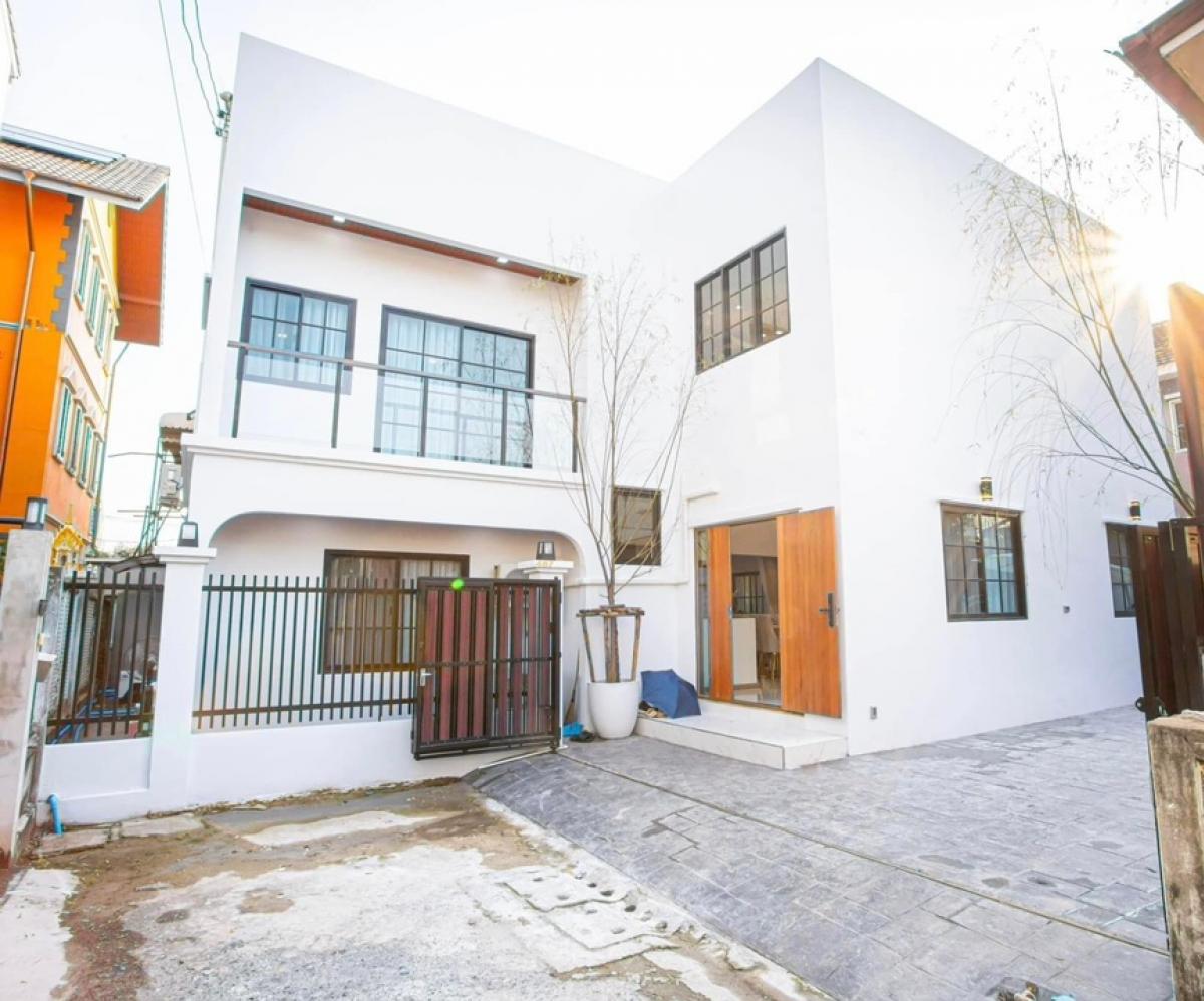 📢👇 New Modern  Luxury Single House in Ladprao, near many international schools, shopping malls and restaurants