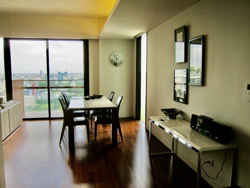 Hansar Rajadamri for rent! Luxury service apartment 1 bedroom Huge size near Lumpini park close to BTS rajadamri
