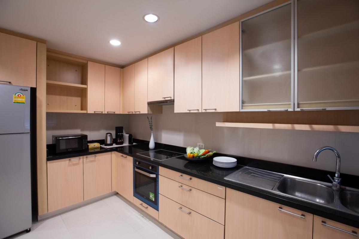 📢👇Newly renovated big size unit, petfriendly no size limit  Located at Sukhumvit 31, near Em district