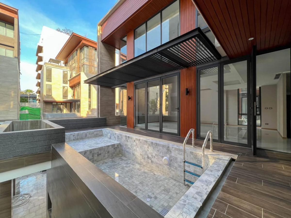 📢👇 Luxury pool villa house , 4.5 story with in-house lift at Anina Villa Sathorn Yenakart, easily access to many routes