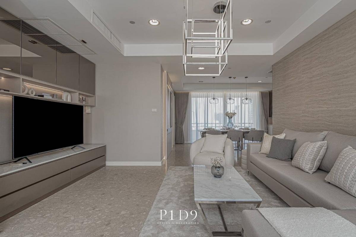 📢👇Sell with tenant til Mid of August 27
Newly renovated petfriendly place to live in one of the best area in BKK, easily traveling to Thonglor, Petchaburi, Ekamai, private lift, big balcony, unblocked city view , nice modern decoration, near Donki mall