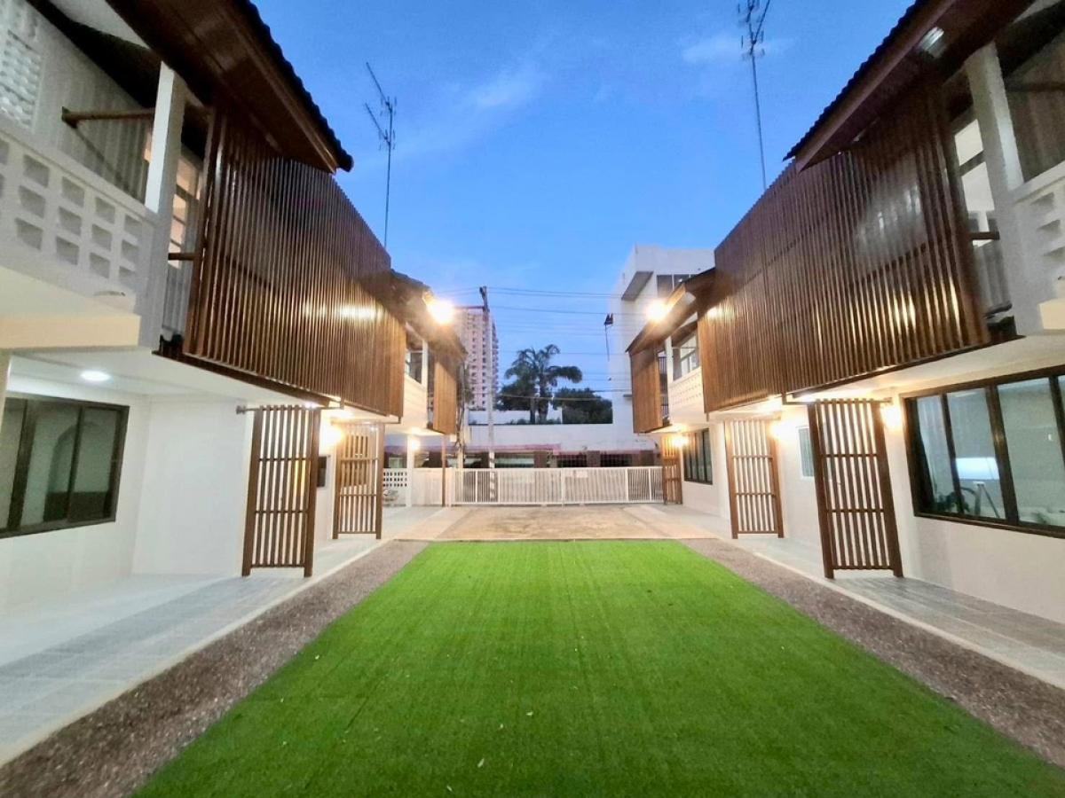 📢👇บ้านพักริมทะเลชะอำ 4 หลัง เดิน 50 เมตรถึงชายหาด ตกแต่ง Modern ดำเนินกิจการที่พักได้