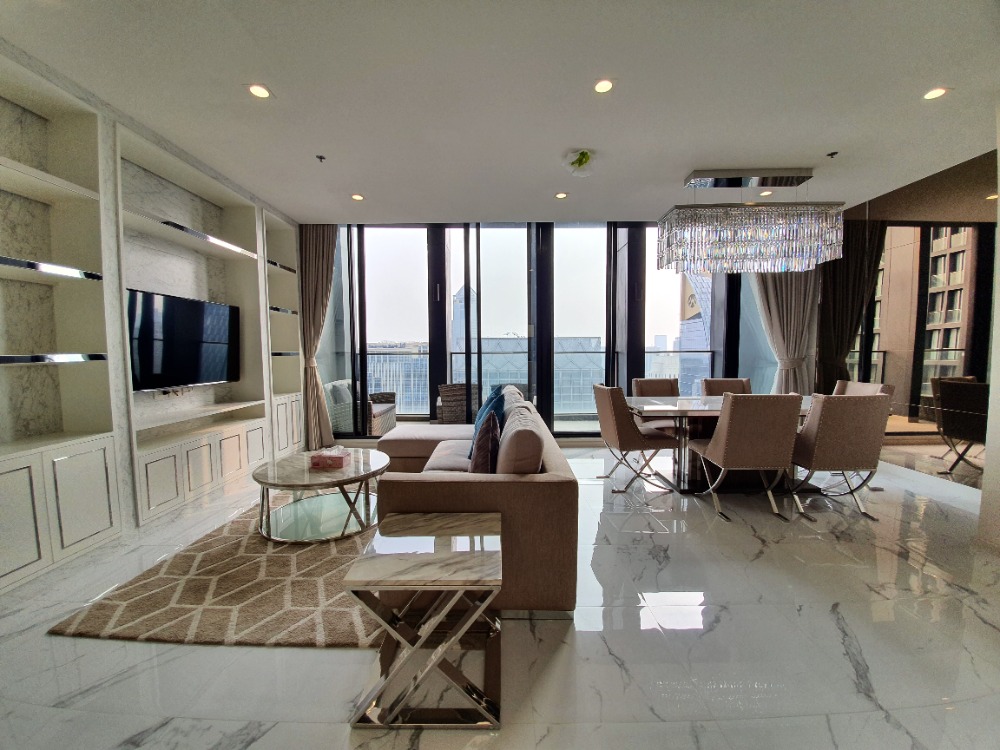 ให้เช่าห้องDuplex  penthouse 3ห้องนอน ที่ Noble Ploenchit เฟอร์นิเจอร์ครบ ชั้นสูง ใกล้BTS เพลินจิต พร้อมเข้าอยู่