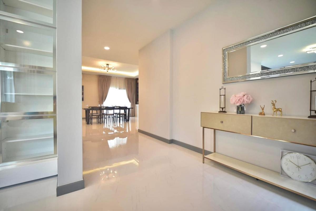 📢👇 Brand new  house in new compound The City Bangna (New project), fully furnished, near Mega Bangna