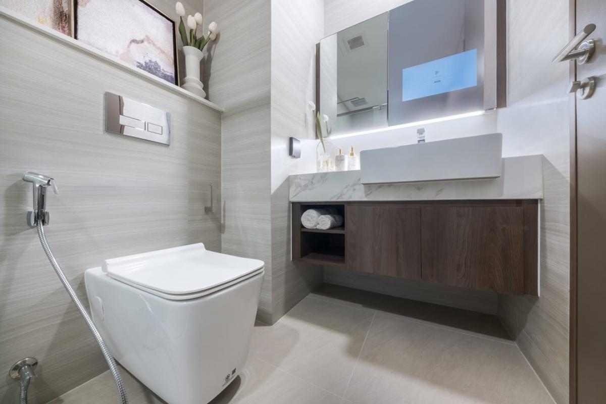 📢👇Sell with tenant til January 26 rental 57k, Yield 6.5%, only minor damage , has been structurally inspected by an engineer and result shows that it is safe.