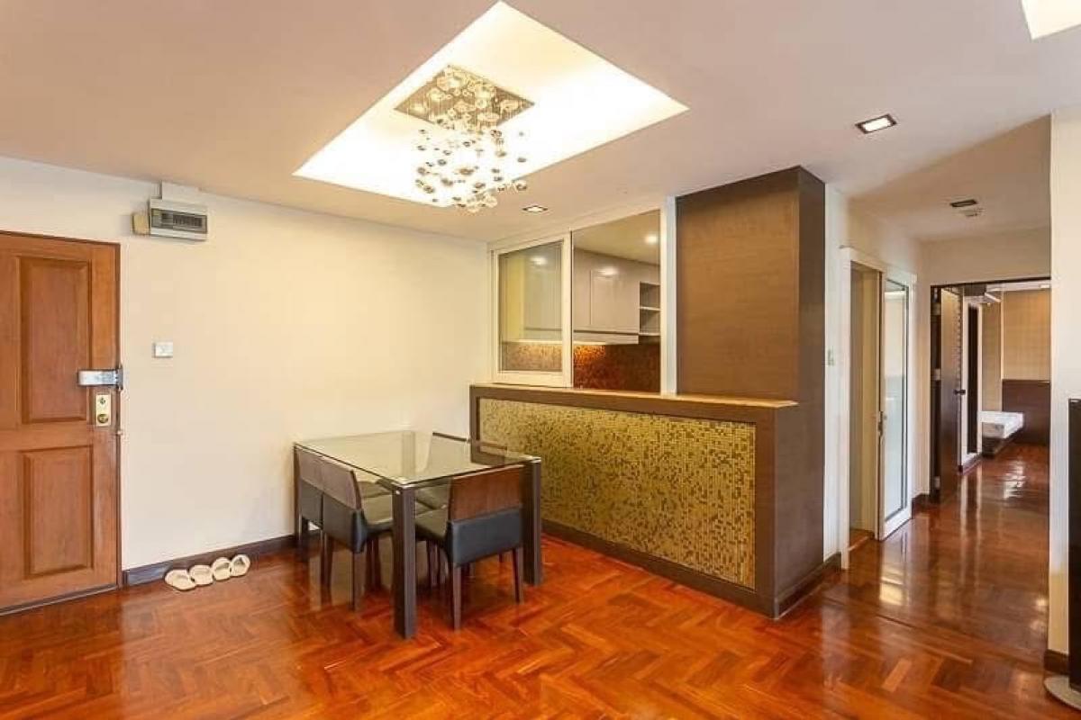 📢👇 Newly renovated low rise condo,combine unit, quiet & peaceful place to live or invest as located in good area near ONE Bangkok , easily traveling in many routes