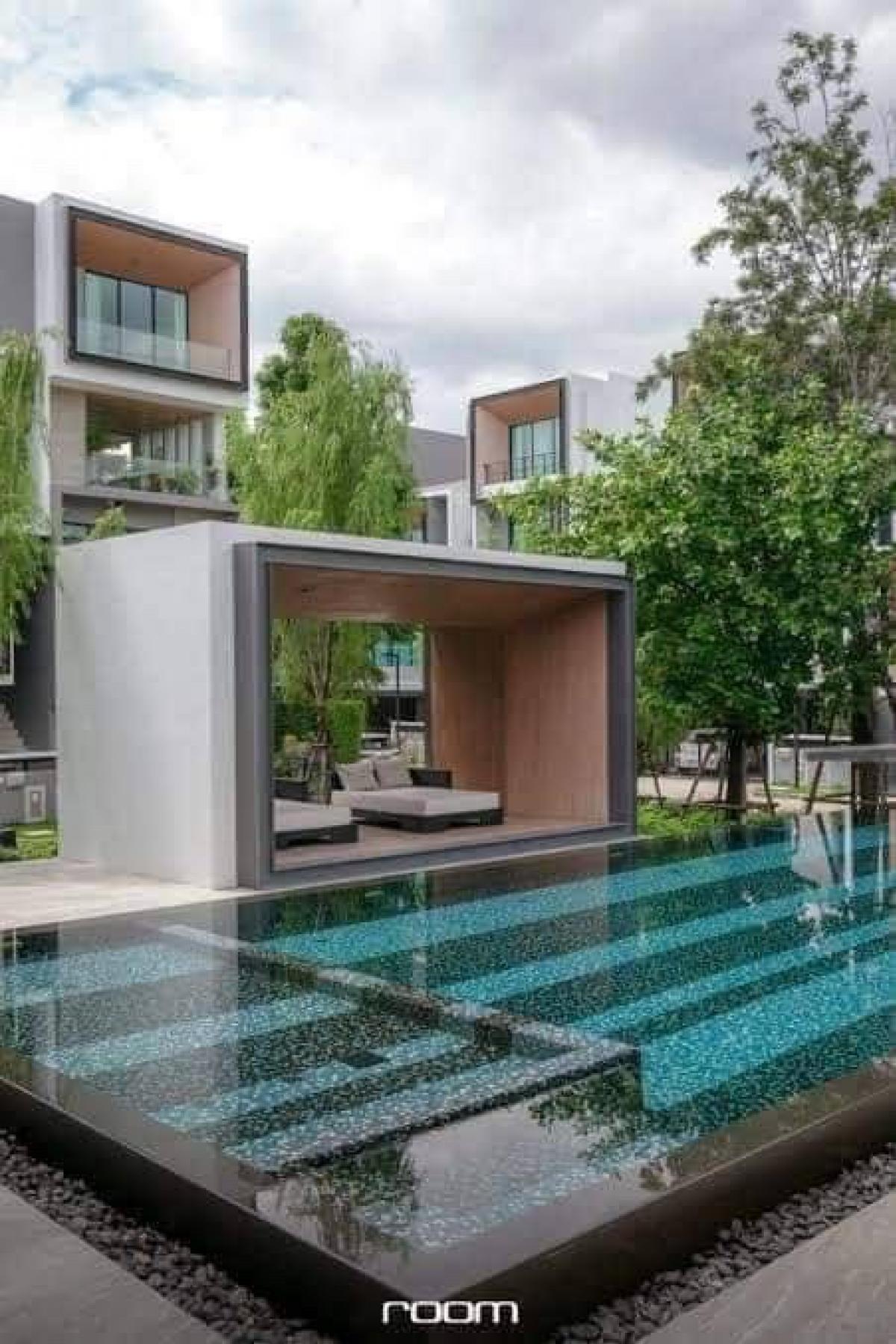 📢👇Available June 25Live with your pet🐶🐈Townhome 3.5 storey , easily travelling to town, near Expressway Rama 9, Brighton college Bangkok, Wellington international college , The Mall Bangkapi