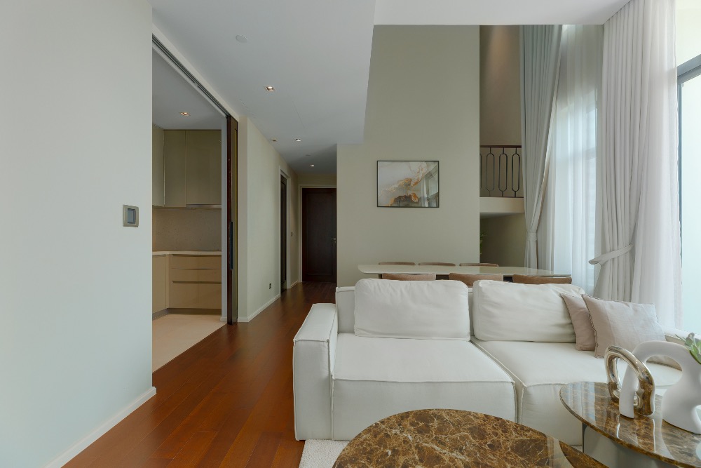 ขาย คอนโดหรู Diplomat Sukhumvit 39, Duplex ห้องมุม มีความเป็นส่วนตัว, 3 ห้องนอน, ตกแต่งสวย เฟอร์นิเจอร์ครบ, ใกล้ BTS พร้อมพงษ์