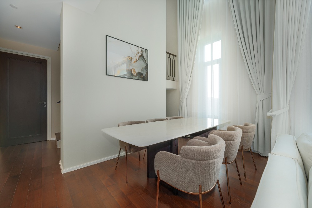 ขาย คอนโดหรู Diplomat Sukhumvit 39, Duplex ห้องมุม มีความเป็นส่วนตัว, 3 ห้องนอน, ตกแต่งสวย เฟอร์นิเจอร์ครบ, ใกล้ BTS พร้อมพงษ์
