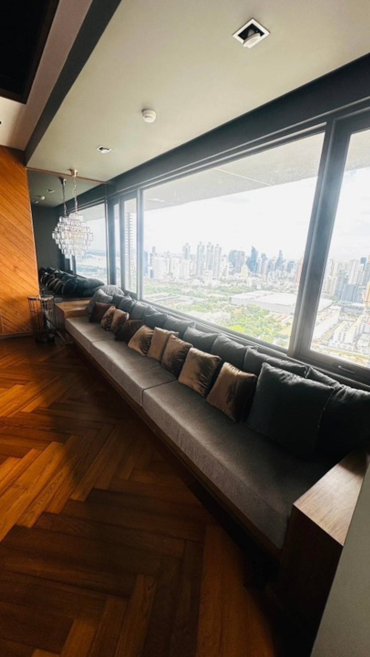 📢👇Good  location, good for living or investing as located on Rama 4 road, opposite new project One Bangkok, near Lumpini park, sathorn, silom