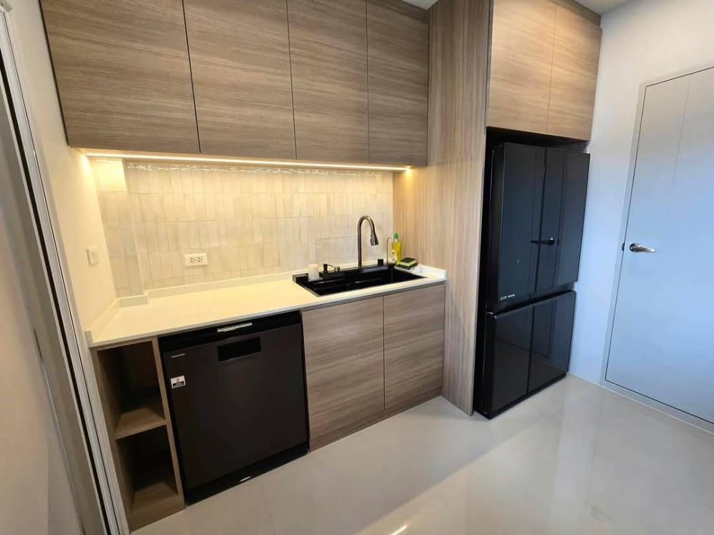 ให้เช่าบ้านเดี่ยว Centro Bangna บ้านสวย 4ห้องนอน ขนาด 280 ตรม. เฟอร์นิเจอร์ครบ เครื่องใช้ไฟฟ้าครบ ใกล้เมกาบางนา