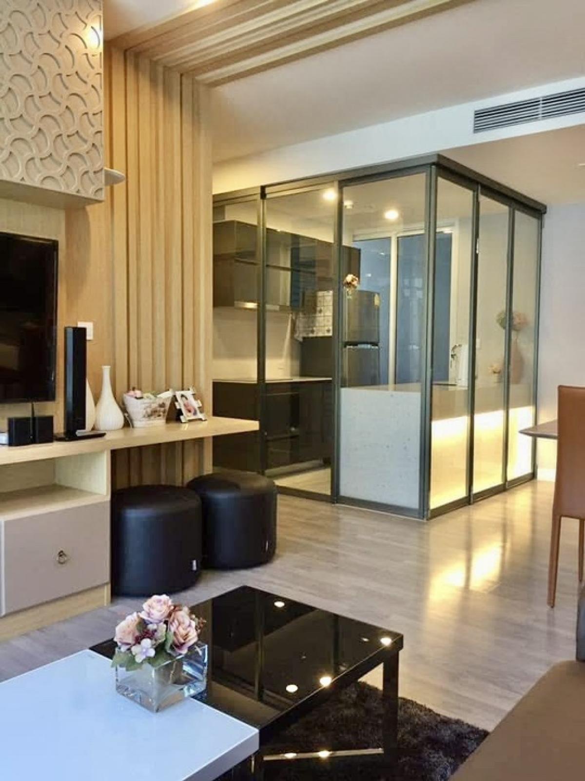 📢👇 Good deal for corner unit at The Room Sathorn - TanonPun  one of the most sought-after condominiums for living or investment because it is located in an area close to numerous business centers, schools and hospitals.
