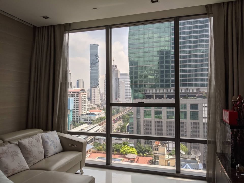 For sale luxury condo in Sathorn! 1 Bedroom fully furnished City view Near BTS Chong nonsi