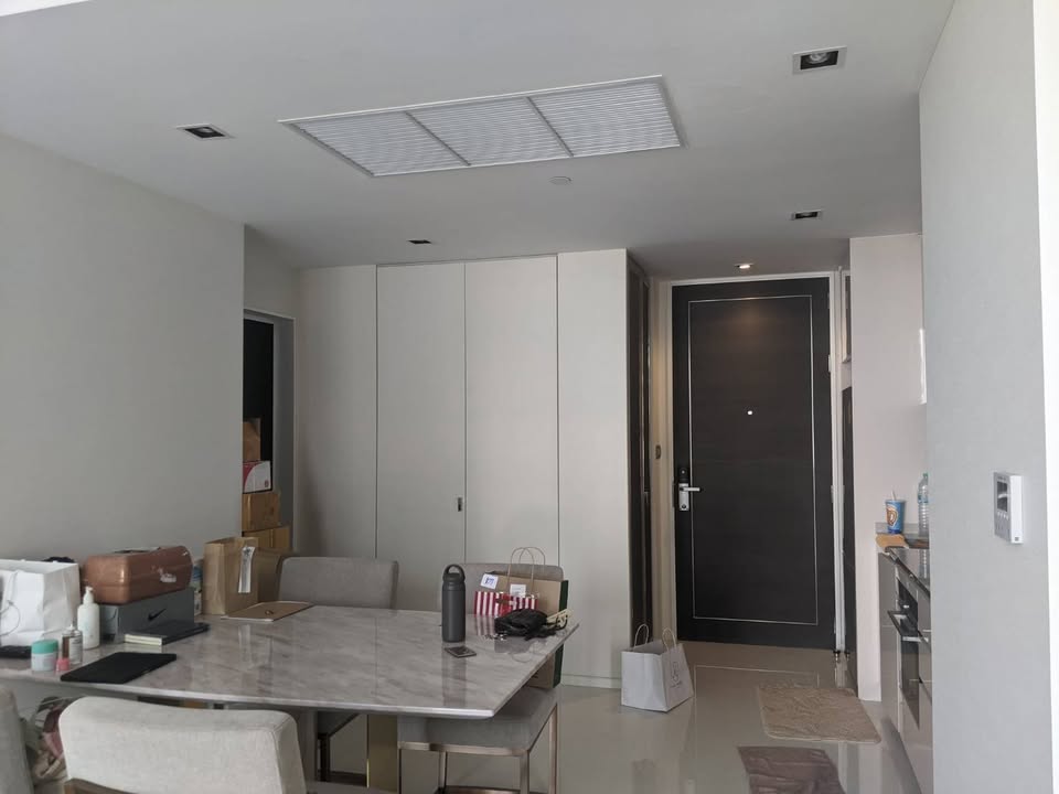 For sale luxury condo in Sathorn! 1 Bedroom fully furnished City view Near BTS Chong nonsi