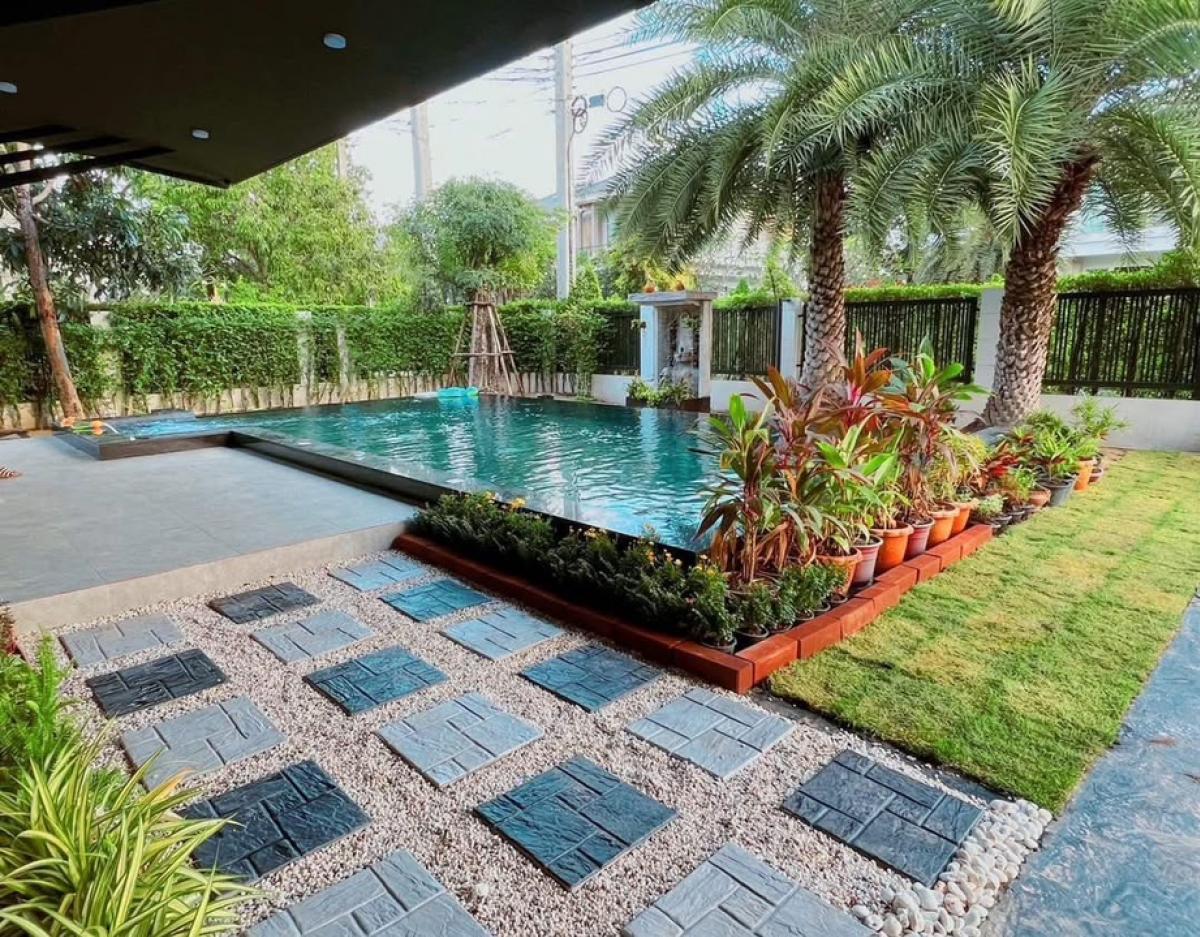 📢👇Available 28 March 25Single corner house with private pool**SPECIAL OFFER **rental include common area fees, pool maintenance fees(every Monday), garden maintenance fees, and WiFi, EV charger