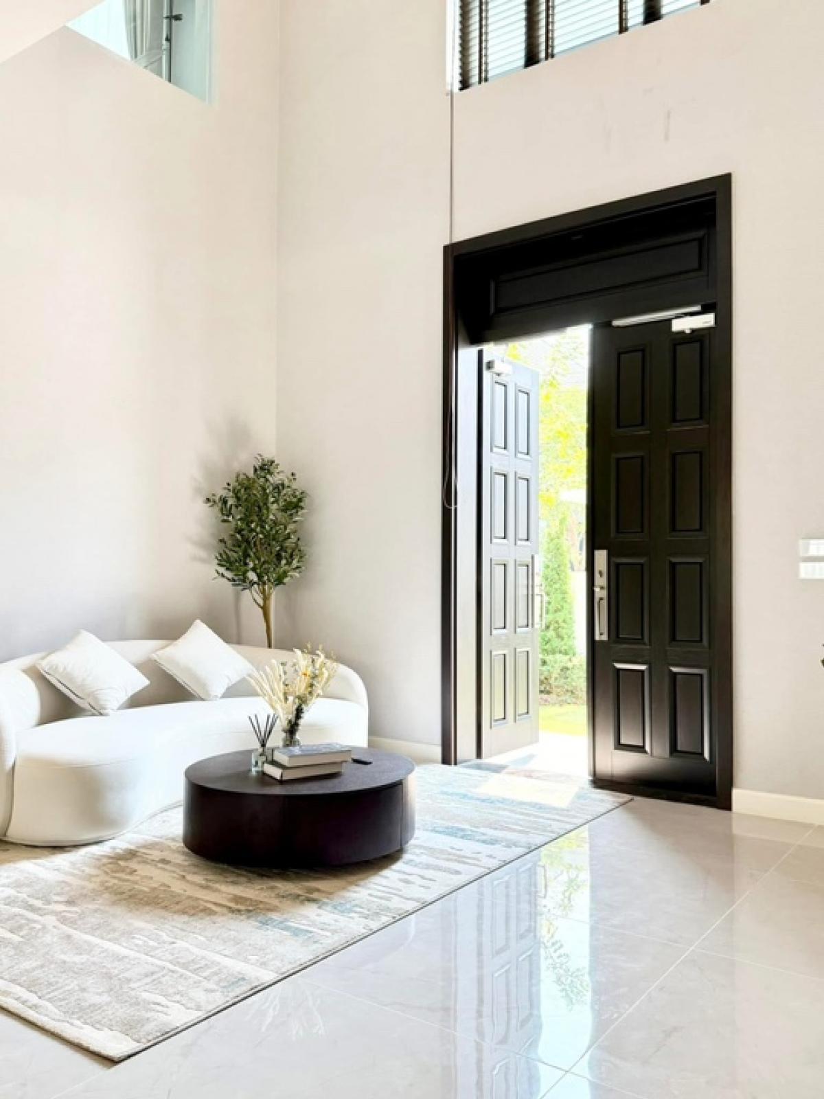 📢👇Brand new  luxury detached house , next to Mega-Bangna, many international schools and hospitals, fully furnished