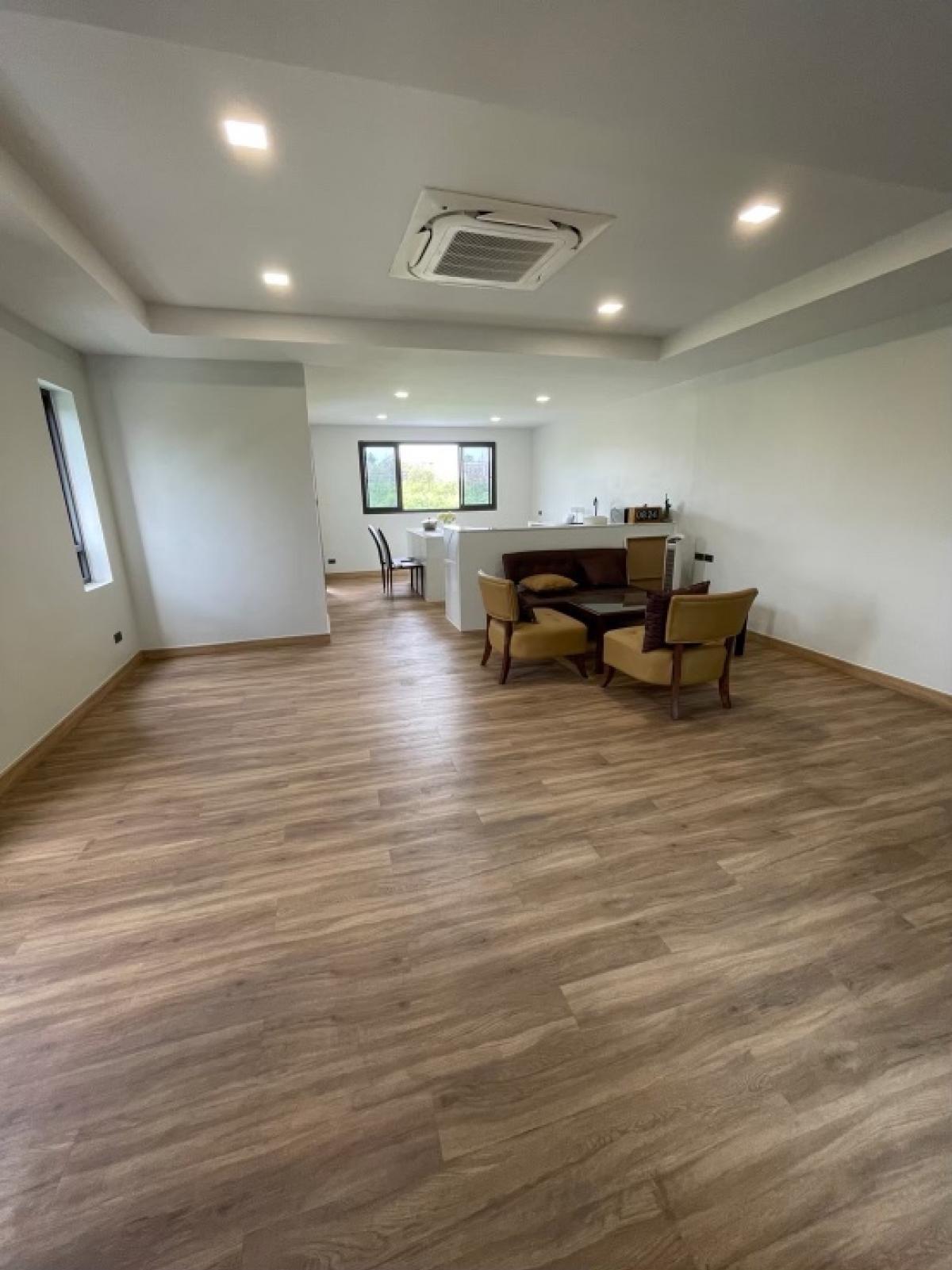 📢👇Home office 4 story for rent in very good price, corner unit near Synphaet Ramintra hospital , The Promenade